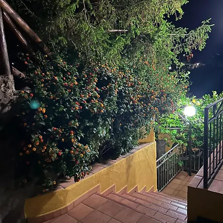 'il Mandarinetto' House * Ísquia